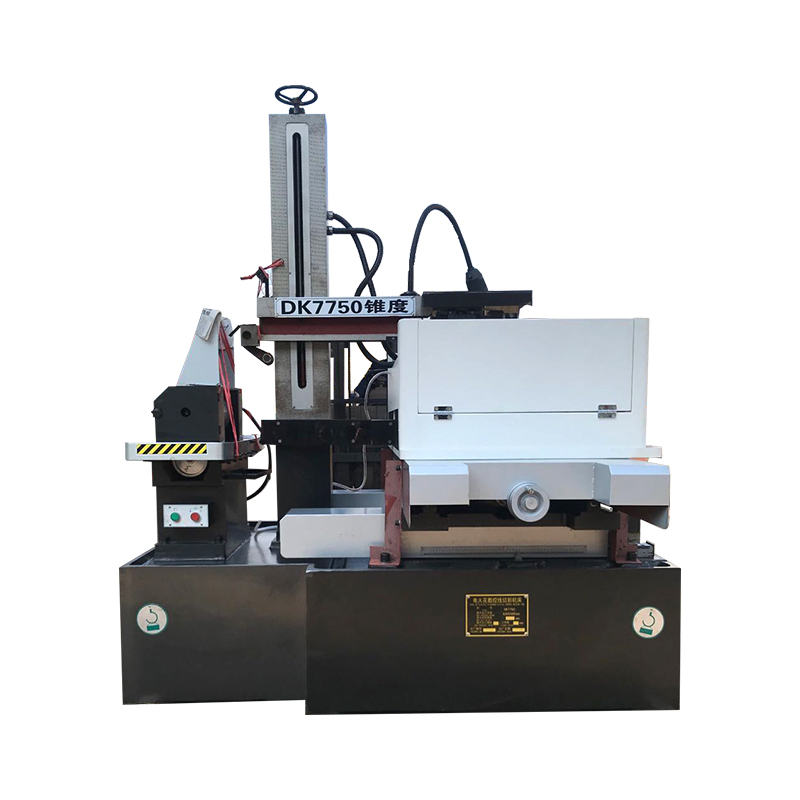 DK7750 ± 30 ° AZ duże podtrzymanie CNC CNC EDM Maszyna do cięcia drutu wysokiej prędkości